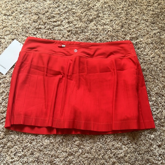 Lululemon pleat to street skirt. NEW. Never worn. Red, size 10 - Picture 4 of 5